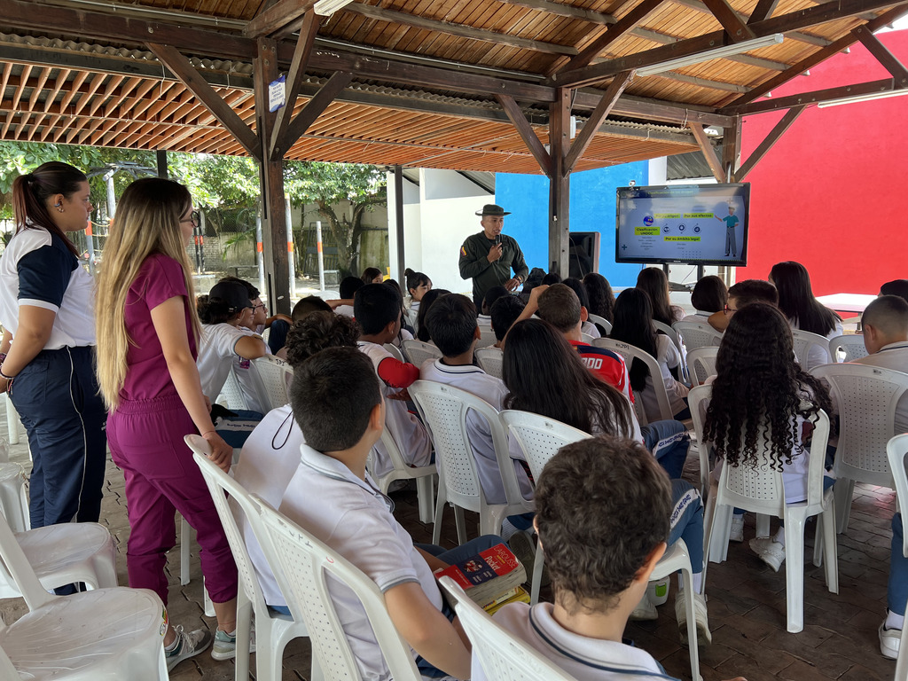 Visita Unidad Antinarcóticos 2023 foto 4
