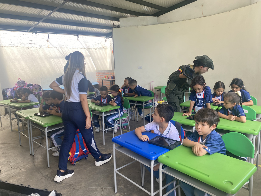 Visita Unidad Antinarcóticos 2023 foto 9
